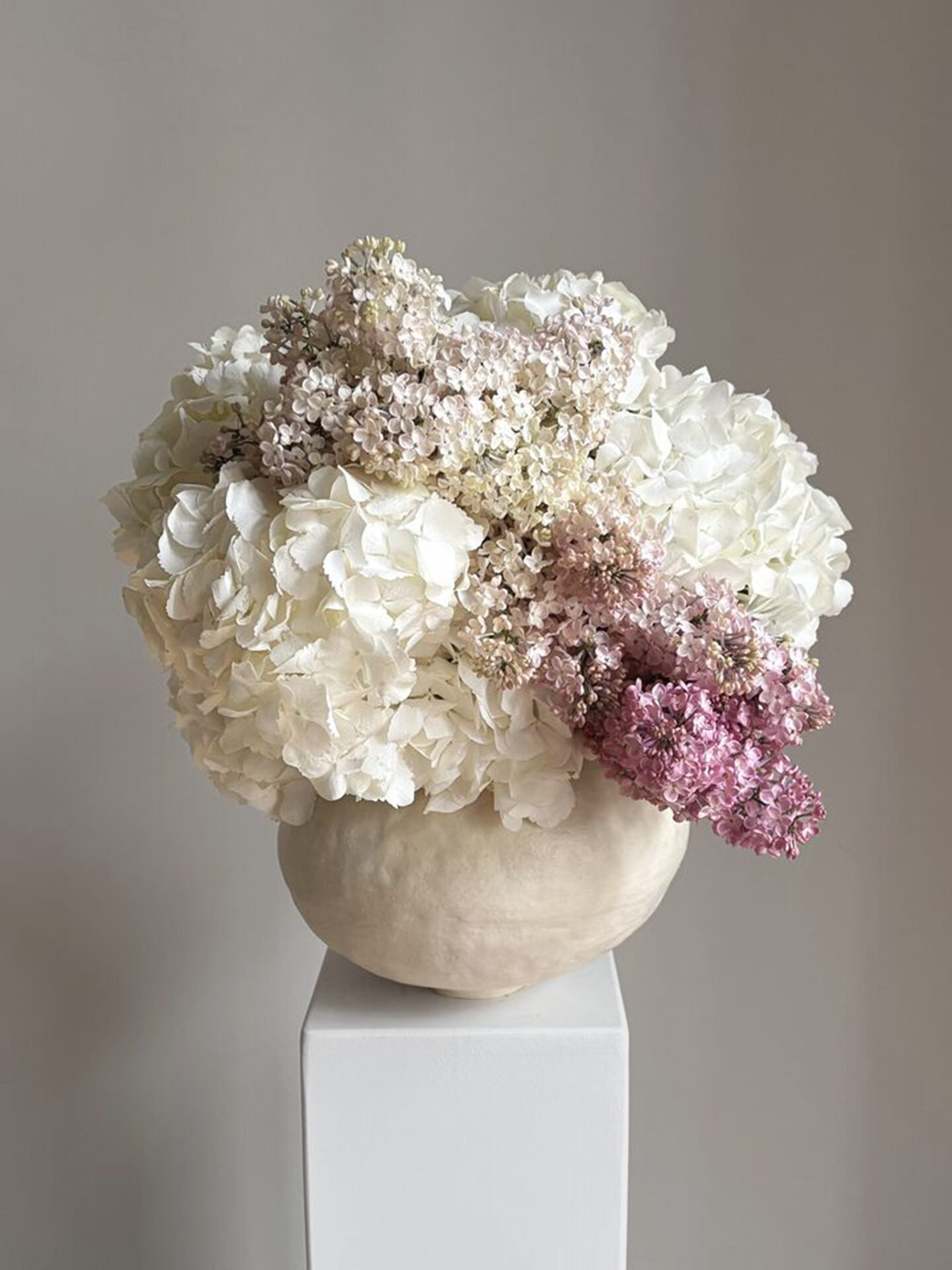 Aria — Composizione floreale CÉLESTE Milano, formato piccolo | Floral arrangement Milan, small size